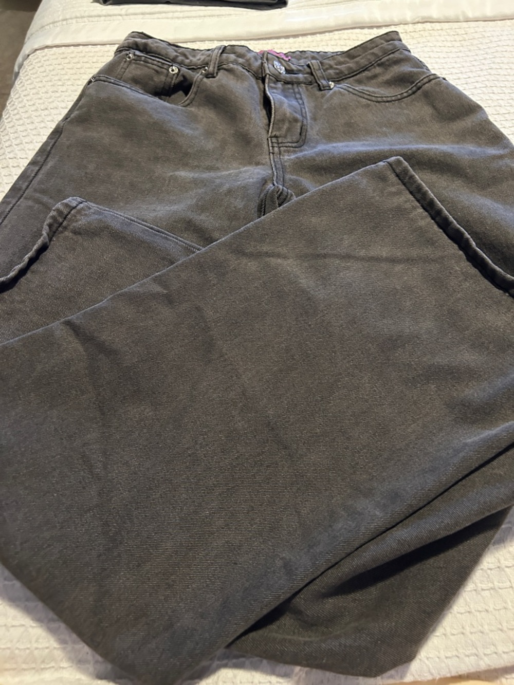 Edikted Wide-Leg Jeans in Dark Gray